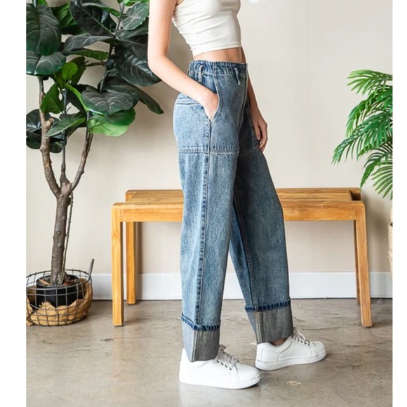 Oli & Hali medium wash stretchy waist cuffed denim jeans - Picture 2 of 6